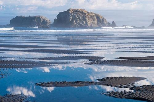 Bandon Beach;Beach;Beaches;Blue;Boulder;Cloud;Cloud Formation;Clouds;Coast;Coastline;Mirror;Ocean;Oneness;Oregon;Peaceful;Reflection;Reflections;Rock;Rock Formations;Sand;Sandy;Sea;Sea Stacks;Seascape;Shore;Shoreline;Sky;Water;Waves;tide pool;zen